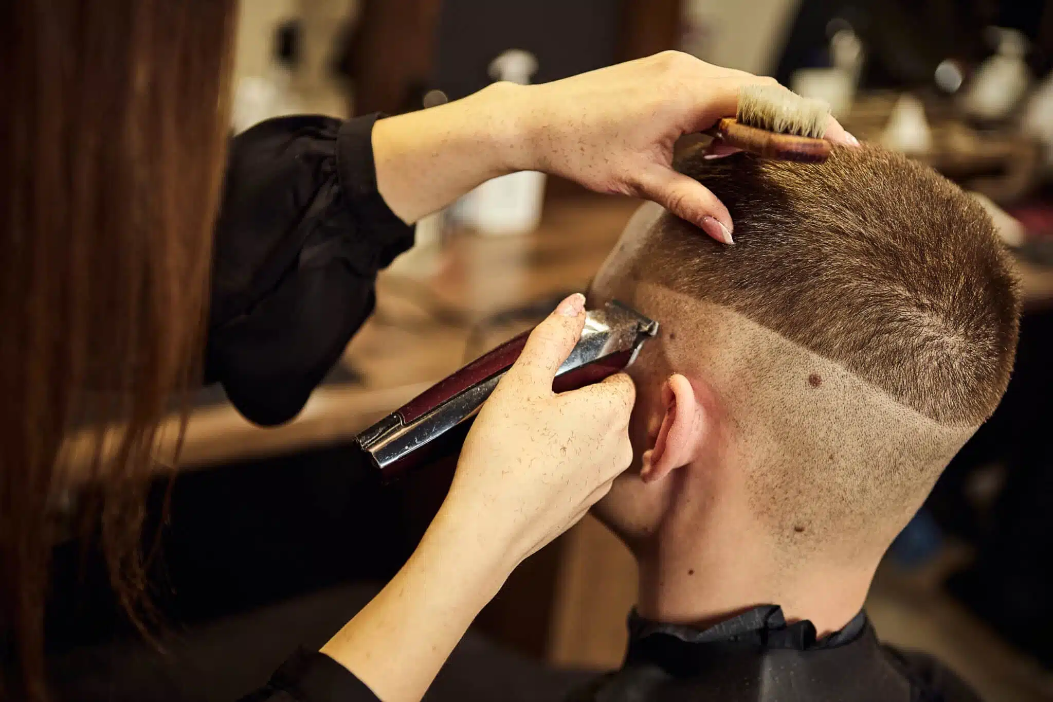 Maîtriser l'art du fondu dégradé homme techniques et astuces pour une coiffure tendance